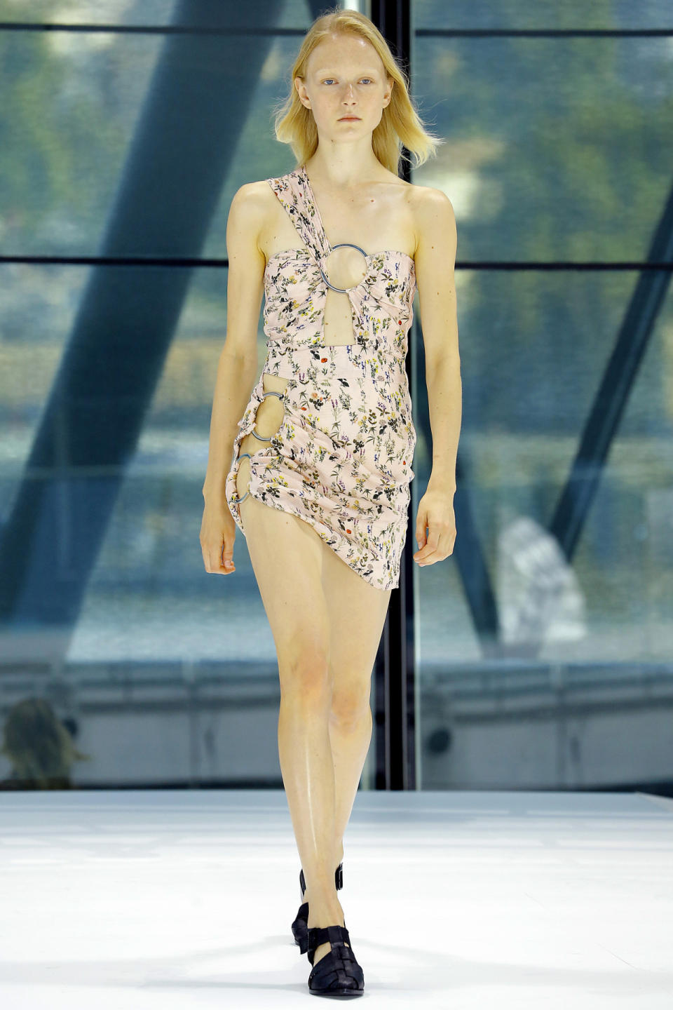 Glitter! Plastic! Chiffon! London Fashion Week’s Complete Trend Report