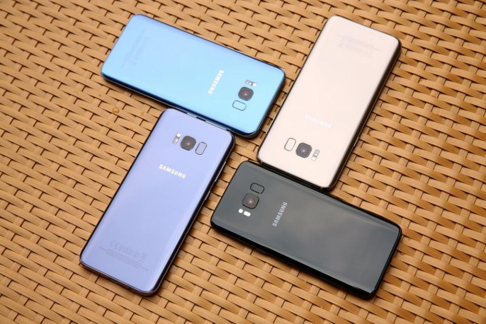 Galaxy S8+晶墨黑、冰湖藍、薰紫灰、流沙金