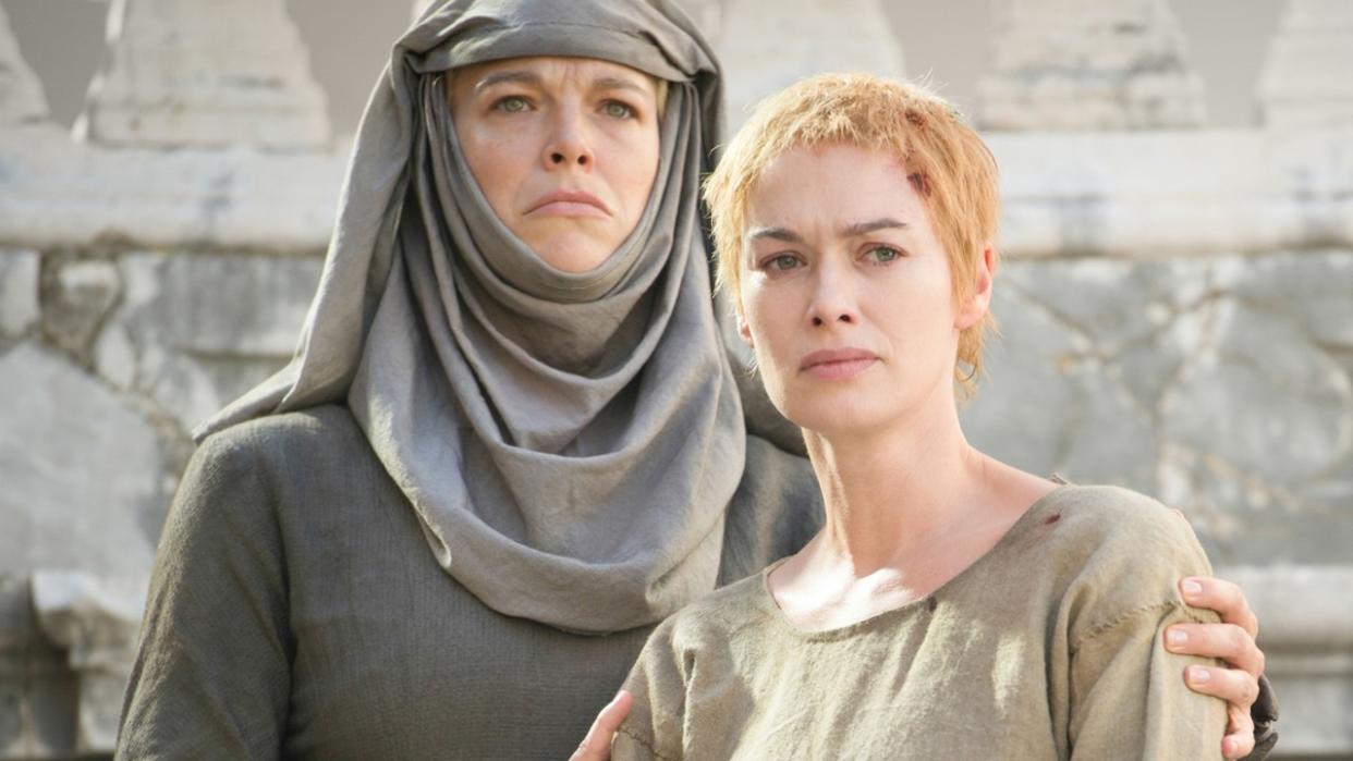  Septa Unella and Cersei in Game of Thrones. 