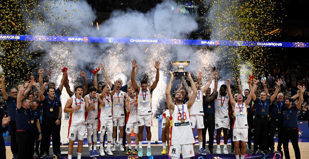 La selección española de baloncesto es la nueva campeona de Europa. Foto: TOBIAS SCHWARZ/AFP via Getty Images)