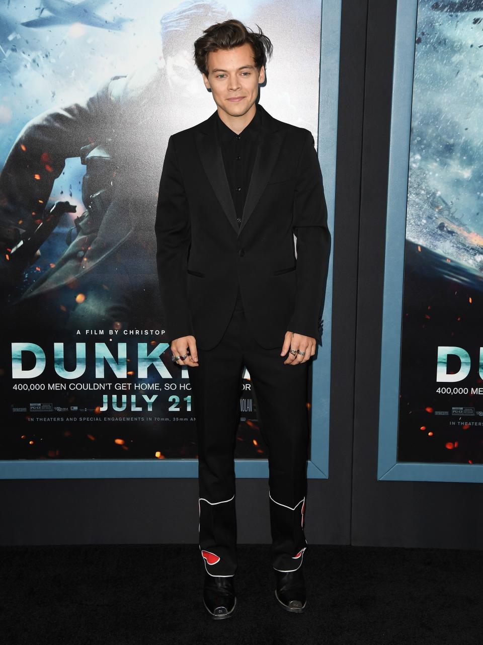 Harry Styles gave all-black an insider spin wearing hot-off-the-presses Calvin Klein to the New York premiere of "Dunkirk" last night.