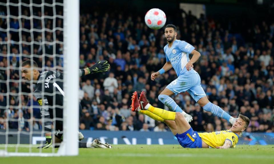 Riyad Mahrez scores