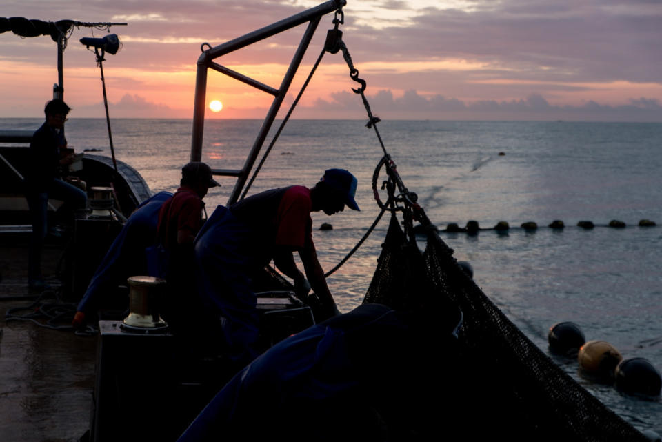 漁民捕魚過程
