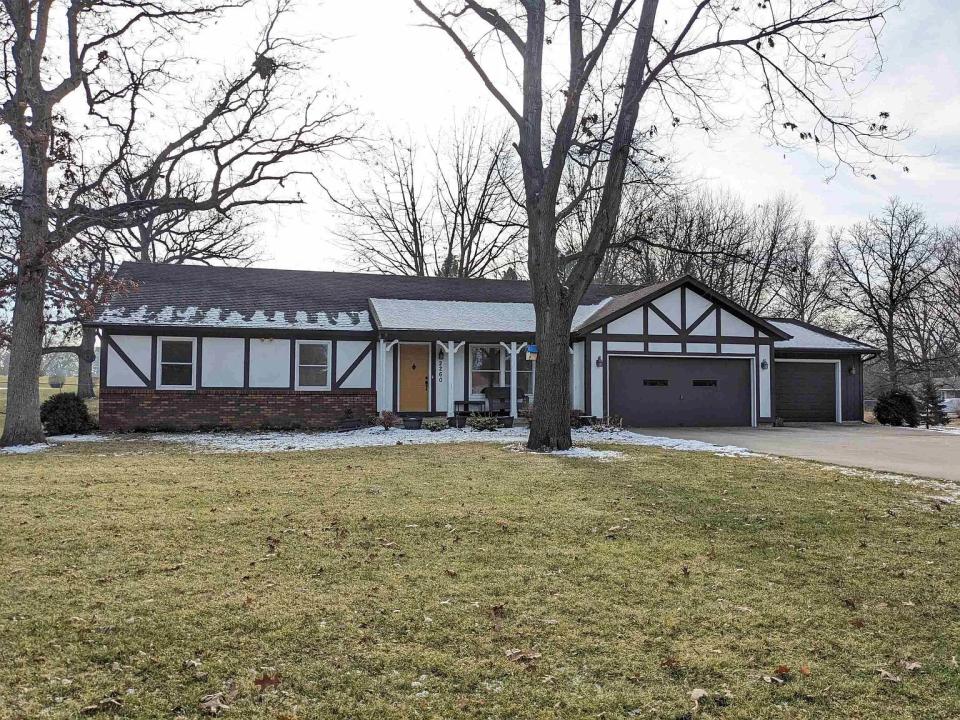This home at 2260 Woodland Court in Freeport sold for $191,000 on May 5, 2023.