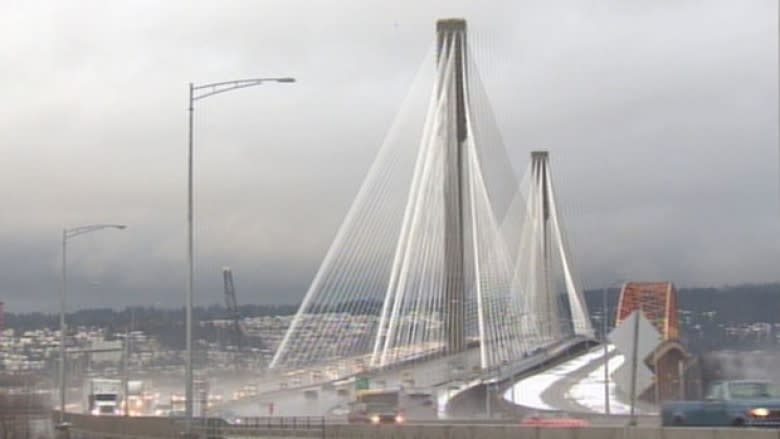 Port Mann, Alex Fraser bridges may see lane closures due to snow on cables