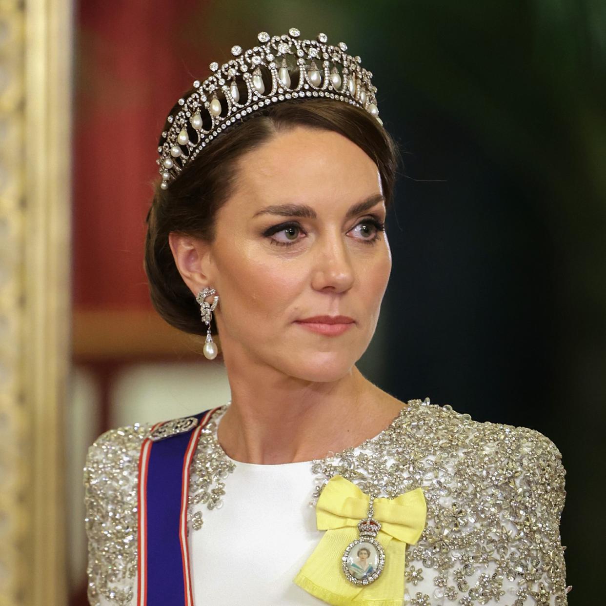  Catherine, Princess of Wales during the State Banquet at Buckingham Palace on November 22, 2022 in London, England. This is the first state visit hosted by the UK with King Charles III as monarch, and the first state visit here by a South African leader since 2010. 