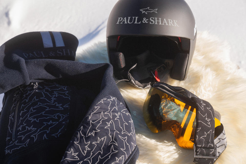 The Paul&Shark customized skiing equipment for the Cortina d'Ampezzo ski club.