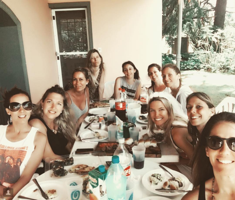 Las chicas terminaron la despedida con un mega asado en San Isidro, ciudad natal de la bella argentina. - Foto: Instagram.com/lu.prim