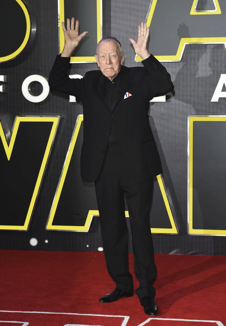 Photo by: KGC-03/STAR MAX/IPx 2020 3/9/20 Max Von Sydow has passed away. STAR MAX File Photo: 12/16/15 Max von Sydow at the premiere of "Star Wars: The Force Awakens". (London, England, UK)