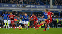 Soccer Football - Premier League - Everton vs Watford - Goodison Park, Liverpool, Britain - November 5, 2017 Watford's Tom Cleverley misses a penalty REUTERS/Peter Powell