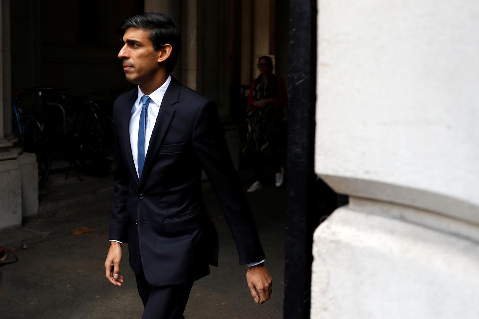 Chancellor of the Exchequer Rishi Sunak arrives in Downing Street as the spread of the coronavirus disease (COVID-19) continues, London, Britain, April 6, 2020. REUTERS/Peter Nicholls