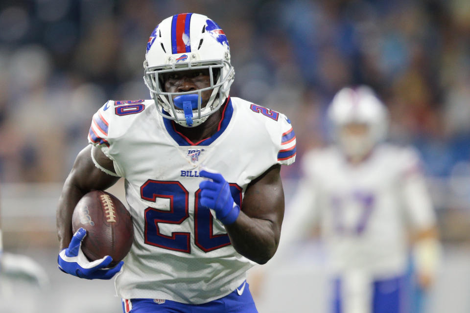 Buffalo Bills running back Frank Gore (20) runs the ball during the first half of an NFL football game against the Detroit Lions in Detroit, Michigan USA, on Friday, August 23, 2019 (Photo by Jorge Lemus/NurPhoto via Getty Images)