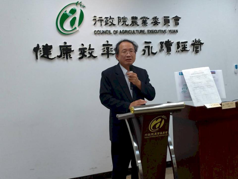 農委會副主委黃金城說明中國非洲豬瘟疫情。(陳林幸虹 攝)