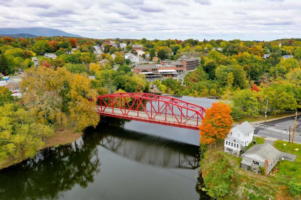 Aerial view of the Esopus Creek Bridge in Saugerties, New York.