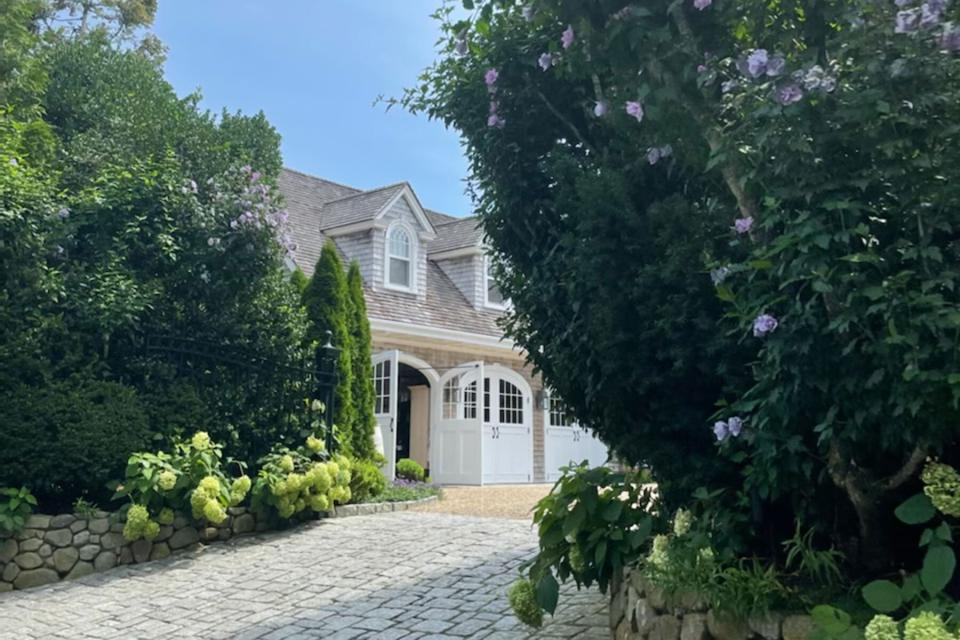 A hydrangea lined house in Marthas Vineyard