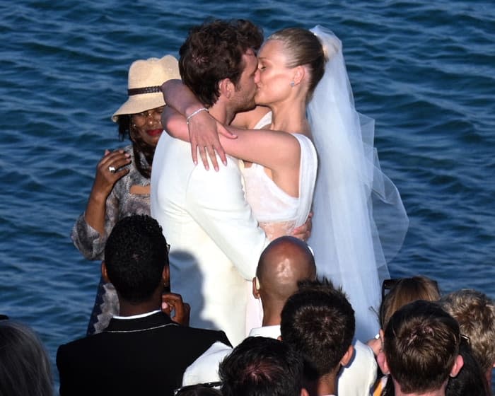 Toni Garn y Alex Pettyfer en su boda