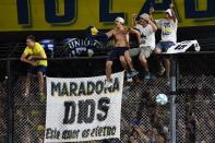 Überhaupt wird Maradona wie ein Heiliger verehrt, vielen gilt er gar als Gott. In Rosario gründete sich die Iglesia Maradoniana (Kirche des Maradona), deren Anhänger den Star als "D10S" bezeichnen. "Dios" heißt Gott, 10 ist die legendäre Rückennummer Maradonas. (Bild: 2020 Getty Images/Rodrigo Valle)