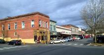 <p>The "Antiques Capital of the Northwest" is home to more than 175 dealers. From <a href="http://www.historicdowntownsnohomish.org/antiques.aspx" rel="nofollow noopener" target="_blank" data-ylk="slk:multi-seller malls to more curated shops;elm:context_link;itc:0;sec:content-canvas" class="link ">multi-seller malls to more curated shops</a>, this is the place to go for all things vintage (and beyond).</p><p><a href="https://flic.kr/p/dVVZ8y" rel="nofollow noopener" target="_blank" data-ylk="slk:[link href="https://flic.kr/p/dVVZ8y" target="_blank" link_updater_label="external"]Photo via Flickr;elm:context_link;itc:0;sec:content-canvas" class="link "><em>[link href="https://flic.kr/p/dVVZ8y" target="_blank" link_updater_label="external"]Photo via Flickr</em></a></p>