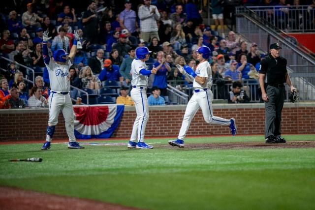 Louisville vaults 5 spots in D1Baseball's top 25 after Week 3