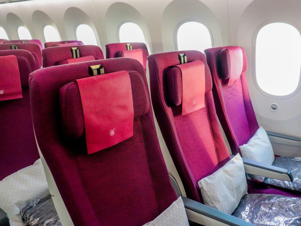 Qatar Airways Boeing 787-9 Dreamliner Economy Class — Qatar Airways Flight 2021
