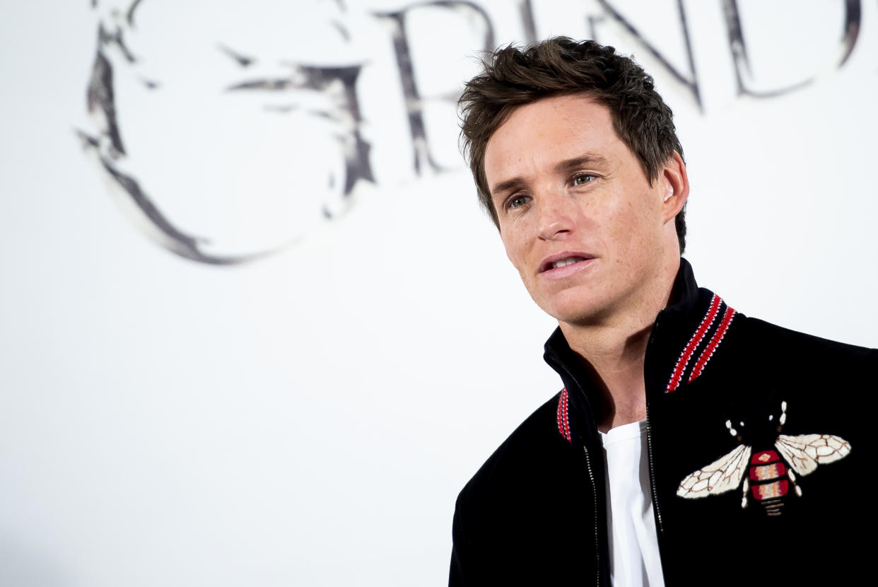 MADRID, SPAIN – NOVEMBER 16: Actor Eddie Redmayne attends ‘Animales Fantasticos: Los Crimenes De Grindelwald’ (Fantastic Beasts: The Crimes of Grindelwald) photocall at the Villamagna Hotel on November 16, 2018 in Madrid, Spain. on November 16, 2018 in Madrid, Spain. (Photo by Samuel de Roman/WireImage)