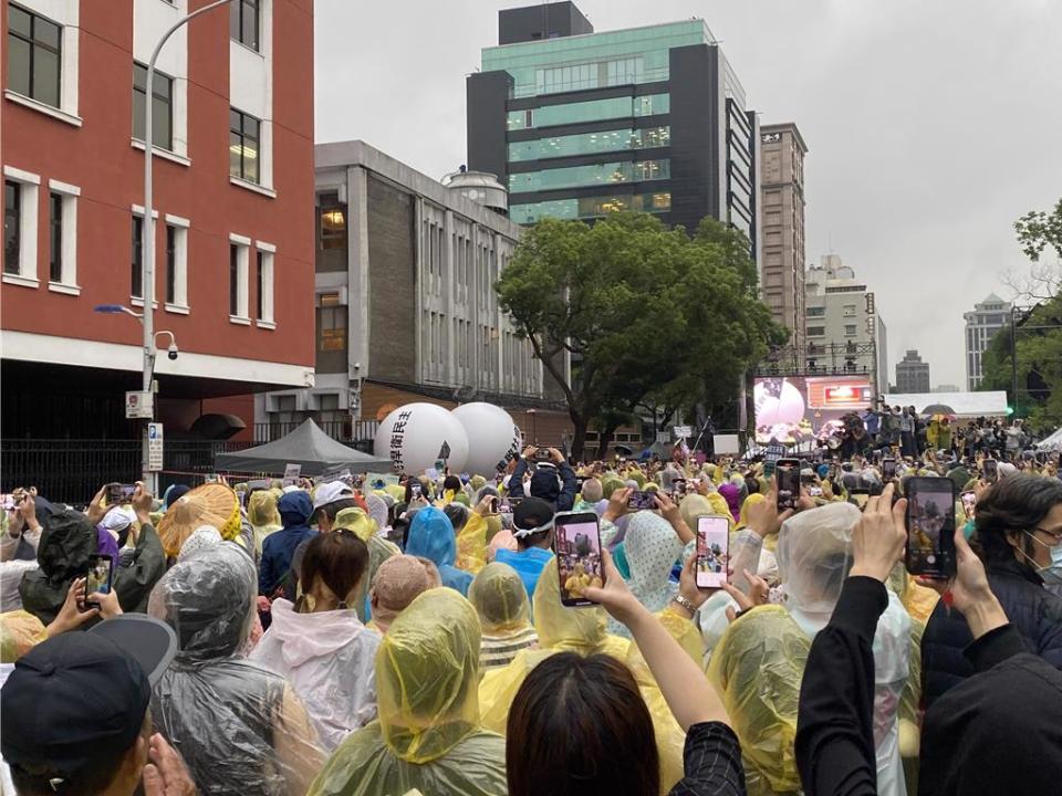 台灣公民陣線再度號召群眾於19日至21日，重返立院。（示意圖／李文正攝）