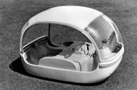 <p><span>Proposed specifically as an urban commuter car, the EX-005 offered seating for four, but little in the way of comfort as those seats were of moulded plastic. The weather protection was also pitiful and as far as crash safety was concerned, forget it. However, the <b>rotary/electric hybrid powertrain</b> was far-sighted, if something of a dead end.</span></p>
