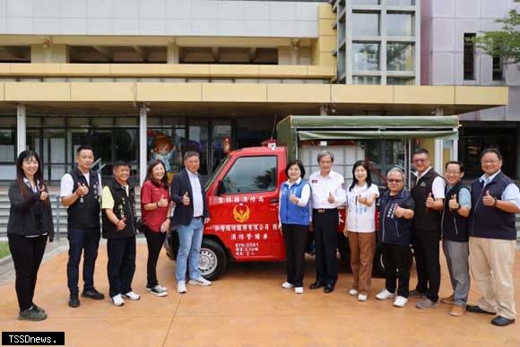 弘隆環保服務有限公司捐贈雲林縣消防警備車一部，提升山區消防戰力。(縣府提供)