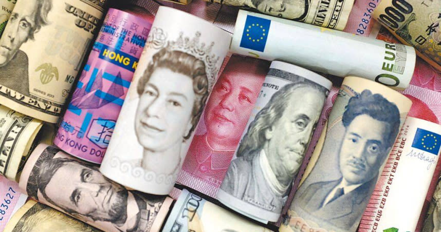 美元持續走強，亞洲各國擔心本國貨幣貶值，已經開啟「貨幣保衛戰」。（圖／路透）