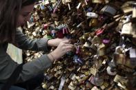 The trend of attaching love locks to the Pont des Arts bridge began in 2008