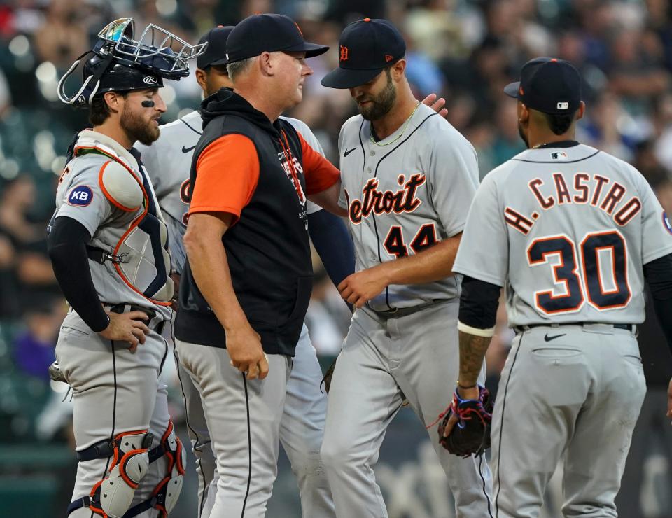 Tigers manager A.J. Hinch removes Daniel Norris (44) during the fifth inning of a game against the White Sox at Guaranteed Rate Field on Aug. 12, 2022 in Chicago.