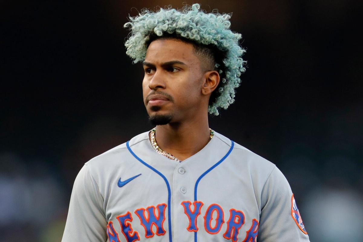 Francisco Lindor of the New York Mets looks on during the game News  Photo - Getty Images