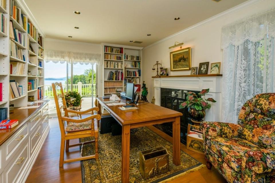 <p>Several furniture items are included in the sale of the home. (Listing via <span>Re/Max</span>) </p>