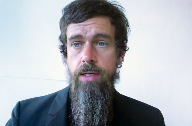 Jack Dorsey y su tupida barba durante su presentación ante la Comisión de Comercio del Senado en el Capitolio en Washington el 28 de octubre de 2020