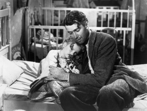 Classic Christmas movies: "It's a Wonderful Life" (1946)<p>Hulton Archive/Getty Images</p>