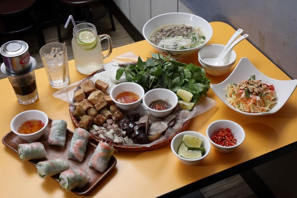 台中新上榜必比登推介餐廳越南你好（上）與竹之鄉（下）。（記者徐義雄攝）