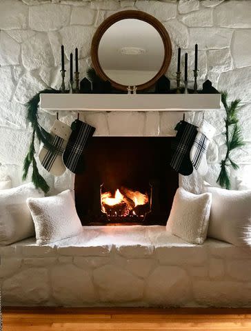 <p><a href="https://mostlovelythings.com/painted-stone-brick-fireplace-chalk-paint/" data-component="link" data-source="inlineLink" data-type="externalLink" data-ordinal="1">Most Lovely Things</a></p>