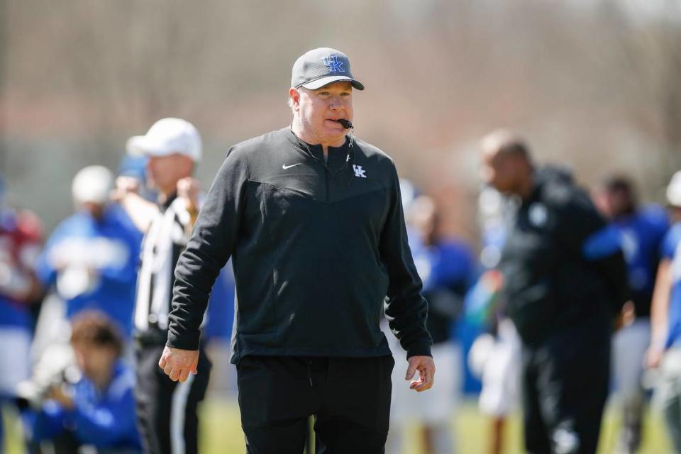 Kentucky coach Mark Stoops will welcome three new assistant coaches, 10 transfers and 13 high school signees to the program during spring practice.