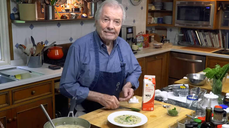 Jacques Pépin cooking clam chowder