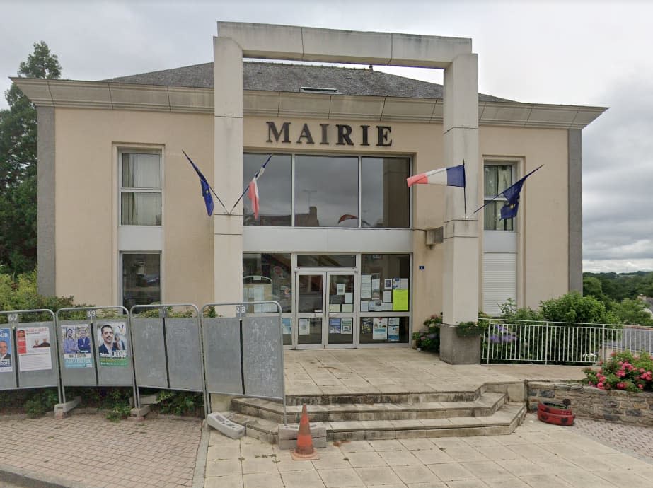 La mairie de Dourdain en juin 2022 (Capture d'écran Google Street view)  - BFMTV