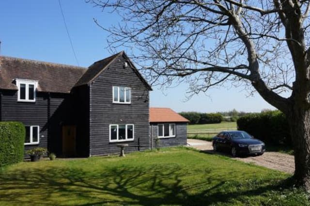 Semi-rural house in M25