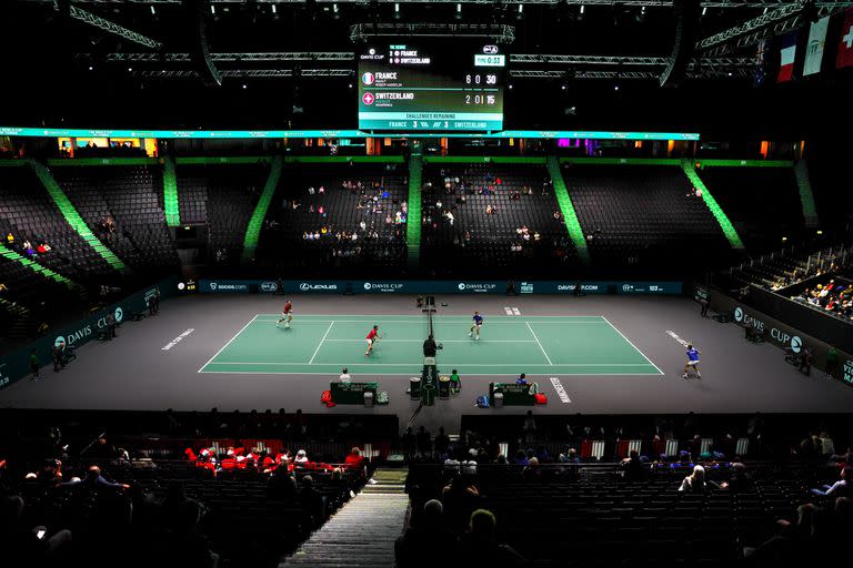 El AO Arena de Manchester, un coloso despoblado para ver el dobles entre los franceses Nicolas Mahut y Edouard Roger-Vasselin contra Stan Wawrinka y Marc-Andrea Huesler, por la etapa de grupos de la Copa Davis