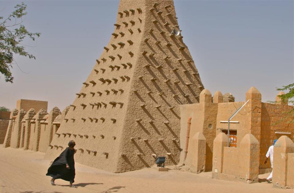 <div class="inline-image__caption"><p>The Sankoré Madrasa, also known as the University of Sankoré, or Sankoré Masjid, helped establish Timbuktu as a world center of Islamic learning from the 13th to the 17th century. Some reports indicate that this mosque may have been built as early as the 12th century, possibly making it the oldest mosque in West Africa.</p></div> <div class="inline-image__credit">Ellen Mack/Getty</div>