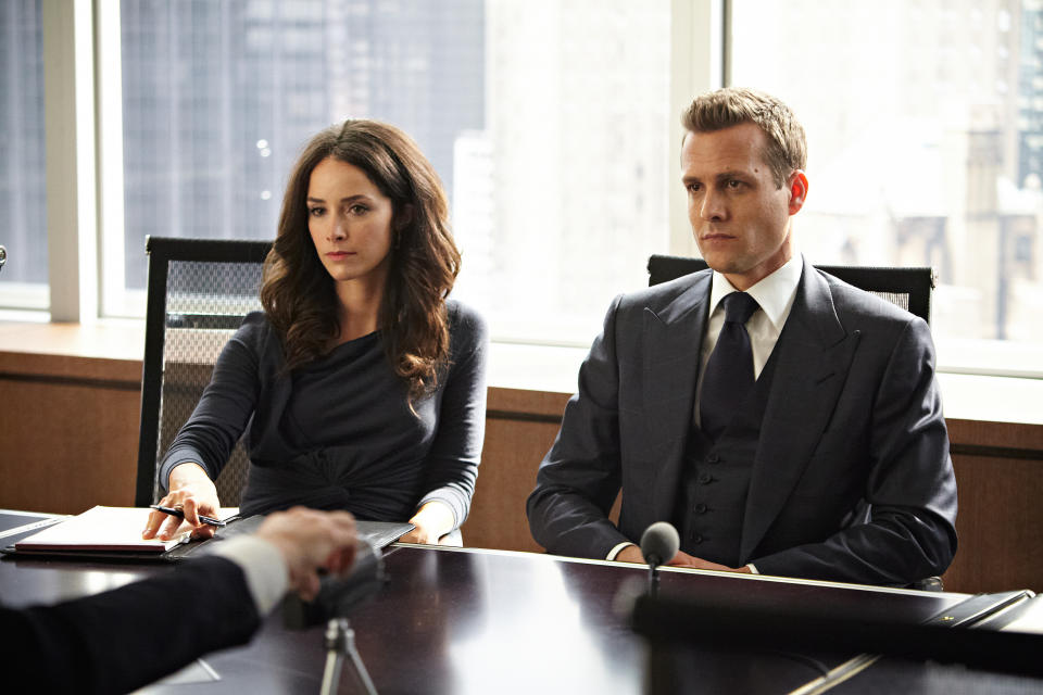 SUITS, (from left): Abigail Spencer, Gabriel Macht, 'Stay', (Season 3, ep. 310, aired Sept. 17, 2013), 2011-. photo: Ian Watson / © USA Network / Courtesy: Everett Collection