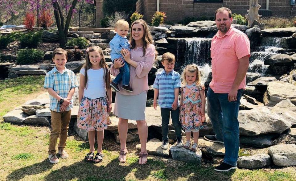 Anna and Josh Duggar with their children | Anna Duggar/Instagram