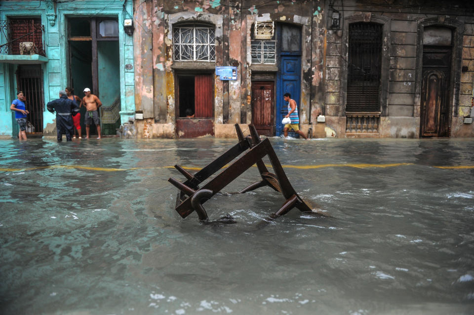 (FOTOS) El huracán Irma causa destrozos e inundaciones severas en Cuba