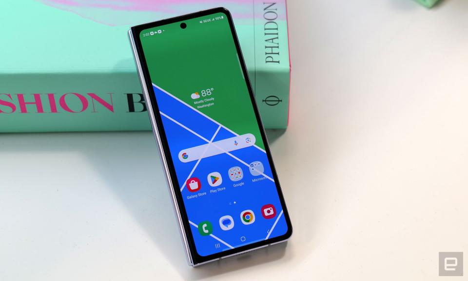 <p>Hands-on photo of the new Samsung Galaxy Z Fold 5 smartphone.</p> 