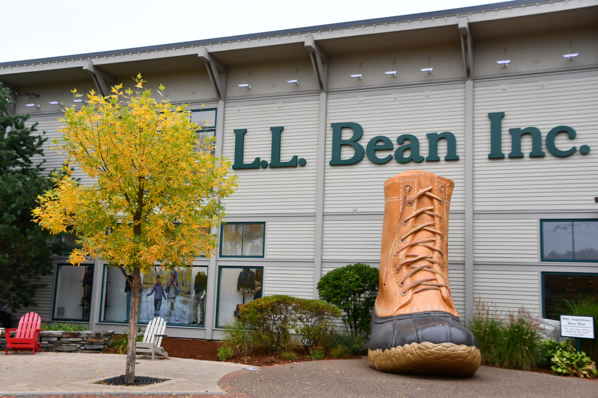 With the exception of their flagship location, L.L. Bean stores are proudly pup-friendly<p>Ritu Manoj Jethani via Shutterstock</p>