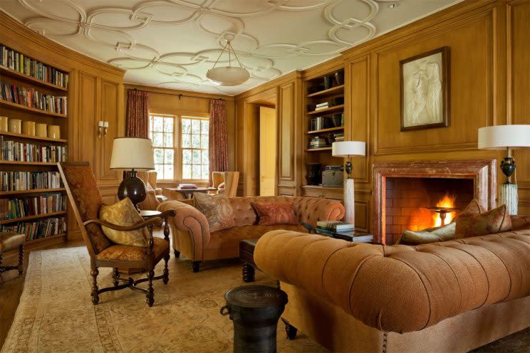 Living room with original moldings. (Photo: Sotheby’s)