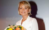 <p>Ohne Uschi Glas wäre der deutsche Film der letzten 50 Jahre undenkbar - nicht nur wegen "Zur Sache, Schätzchen". Sie gewann Goldene Kameras, Bambis und wurde vielfach mit dem Bravo Otto ausgezeichnet. Dazu kamen Ehrungen wie der Bayerische Verdienstorden und das Bundesverdienstkreuz für ihr soziales Engagement. Aber ... (Bild: Andreas Rentz/Getty Images for Constantin Film)</p> 